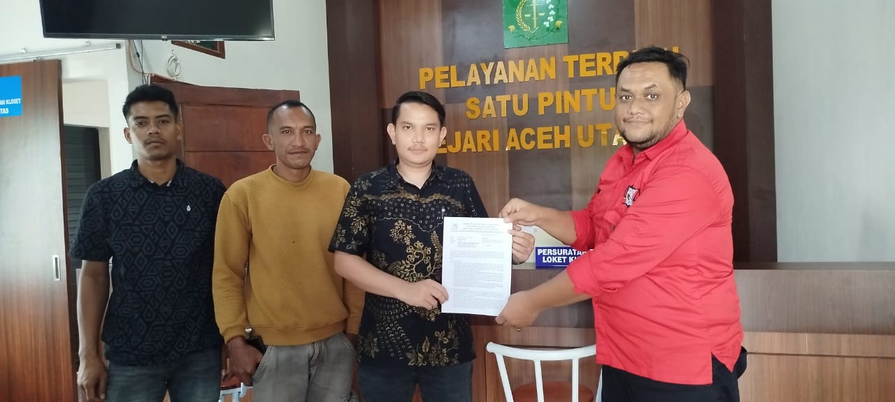 Foto: Tuha Peuet Blang Majron Melaporkan Dugaan Penyimpangan DD Ke Kejari Aceh Utara