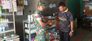 Babinsa Laksanakan Survei Harga Pupuk dan Racun di Paya Bakong