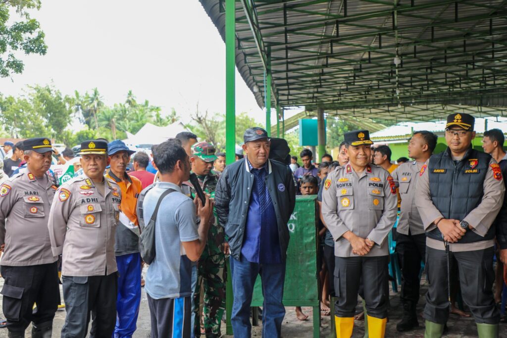 Wakapolda Sumut Tinjau Dua Posko Pengungsian Banjir, Pastikan Penanganan Berjalan Cepat dan Humanis